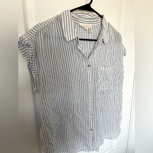 Women’s sleeveless button down shirt